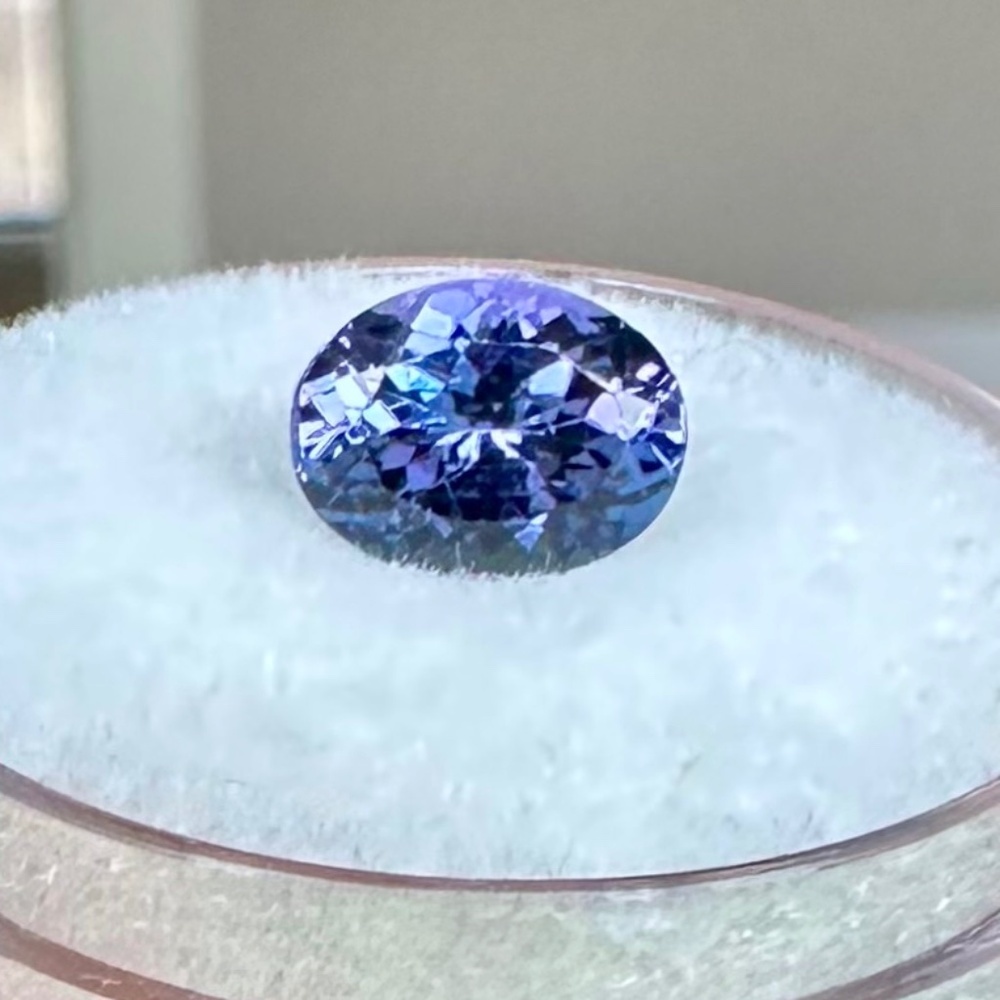 🧜‍♀️ TRICHROIC FLASH 1.64ct Unheated Tanzanite ✨ GFCO Certified 💜 8x6 mm Oval